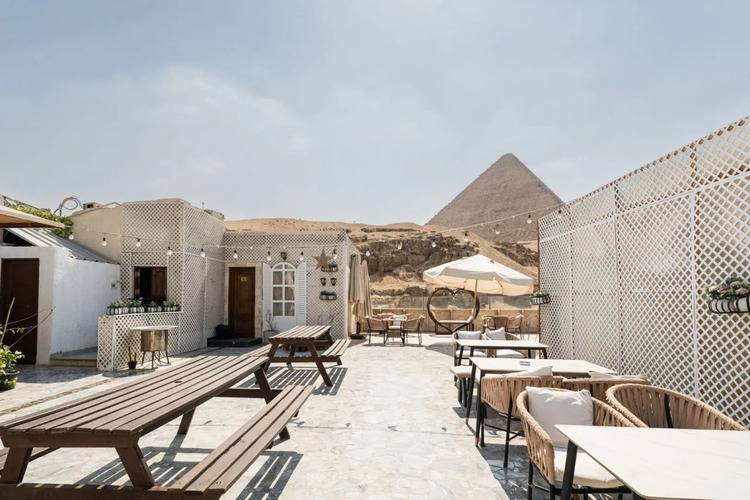 Villa Khufu Pyramids Hotel
