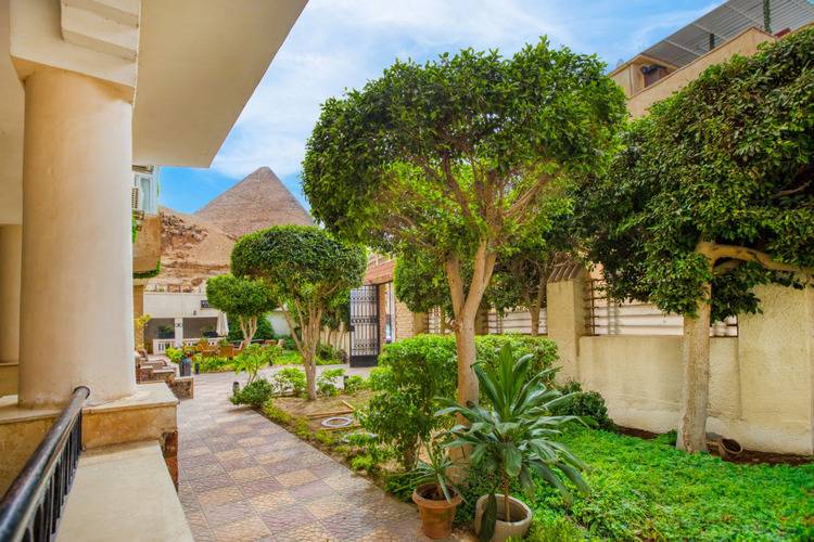 Villa Khufu Pyramids Hotel