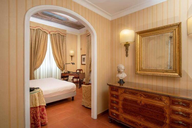 3* Hotel Canada