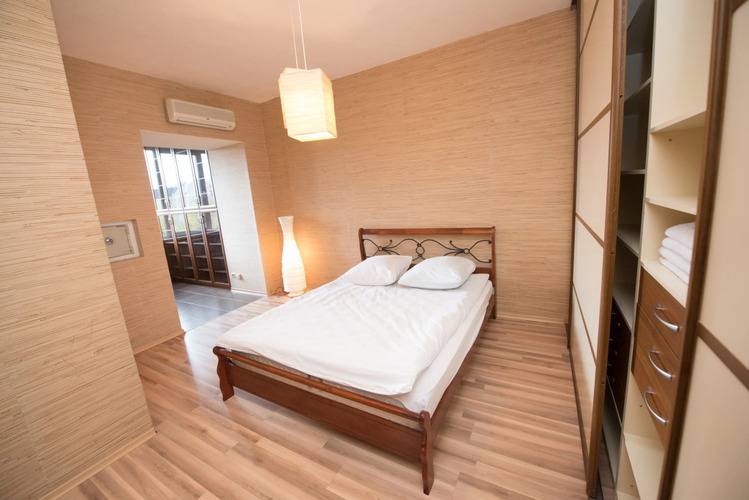 Апартаменты 3-Комнатные На Строительной