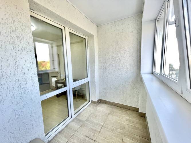 Большая Однокомнатная Квартира Сети "Panapartments" На Центральной Улице Города