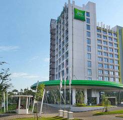 $item['hotel']['name']