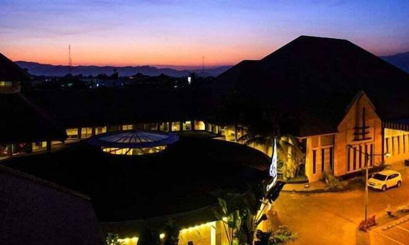 Crown Victoria Hotel Tulungagung