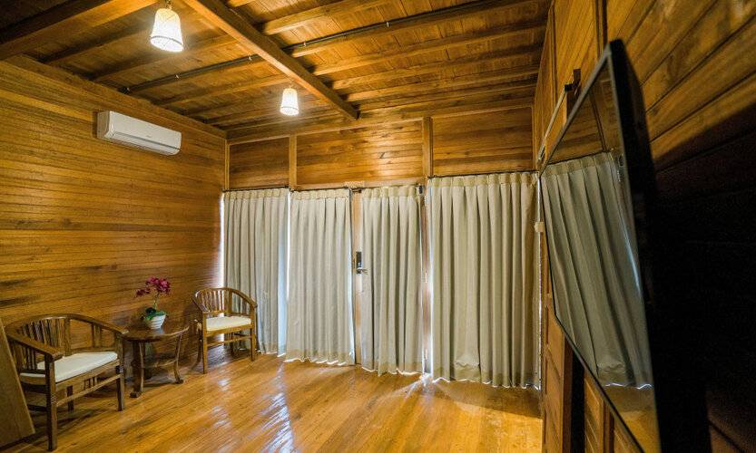 Andi Beach House