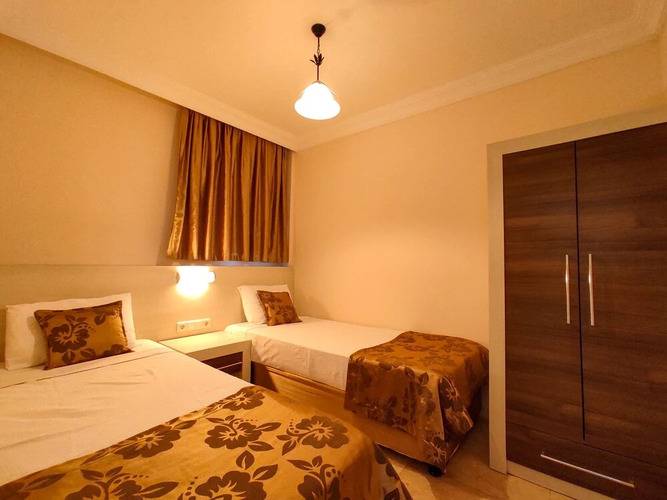 07 Group Hotel