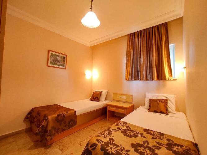 07 Group Hotel