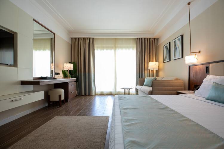 Serenity Sky Arc Hotel