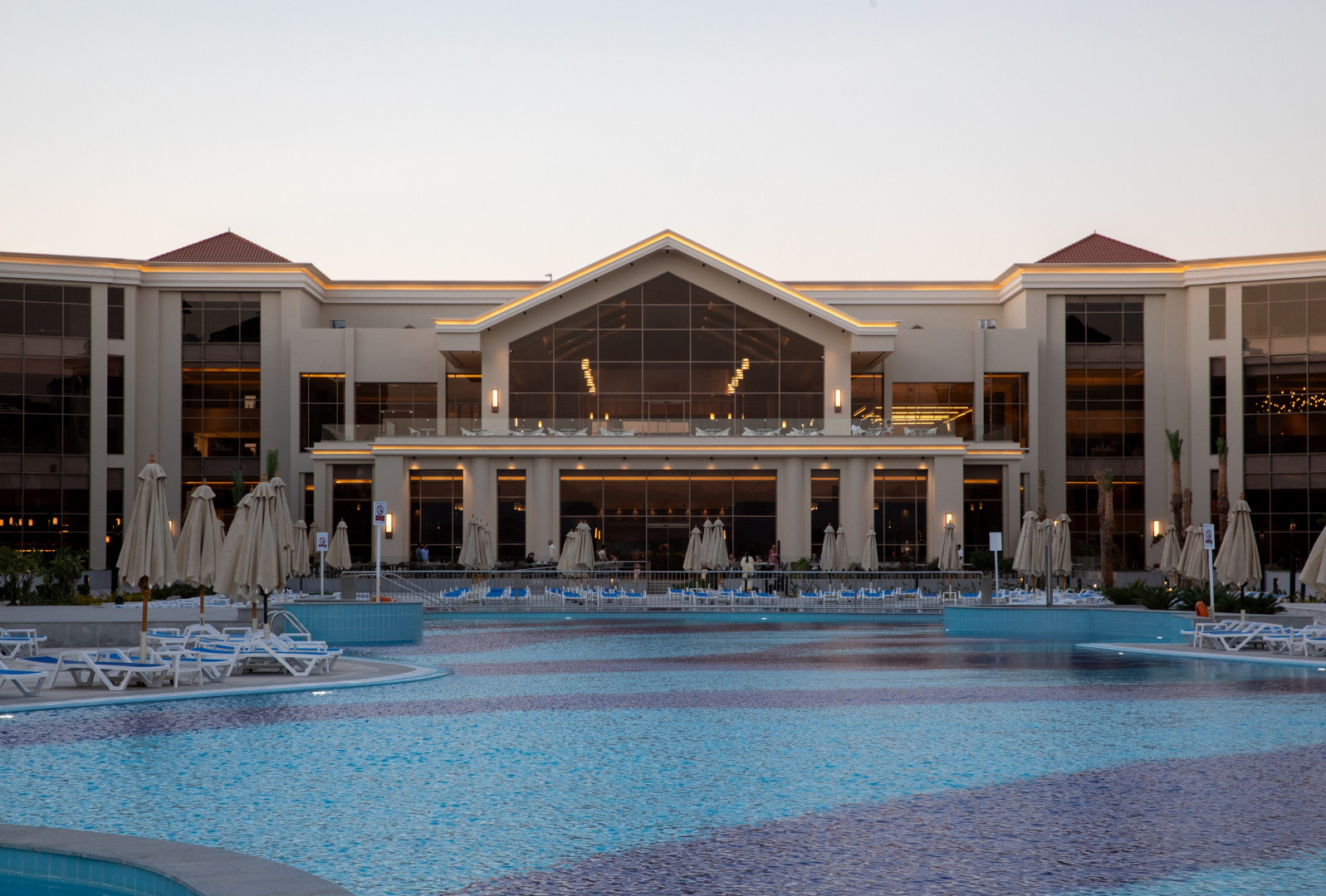 Serenity Sky Arc Hotel