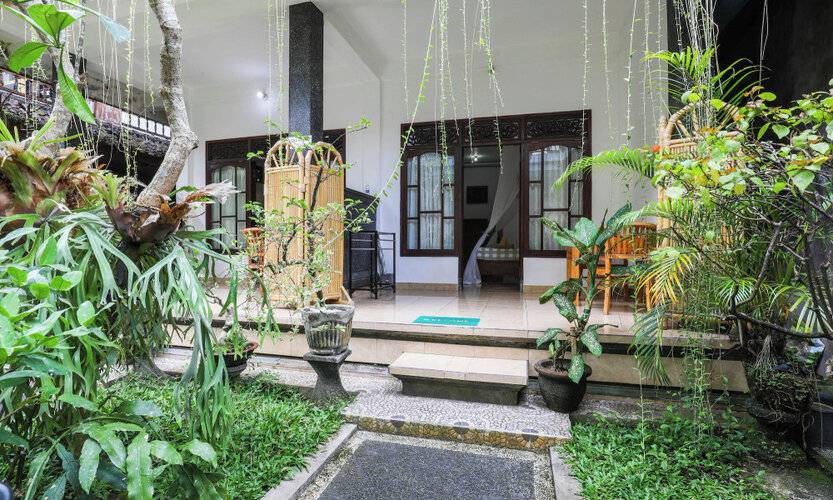 Artha Dewata Home Stay