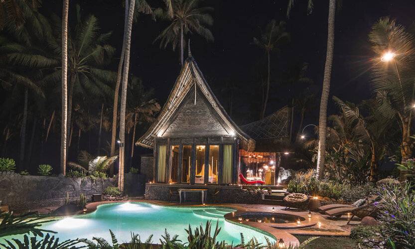 Absolute Beachfront Villa Laut