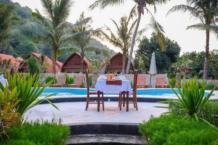 Crystal Bay Villa & Residence