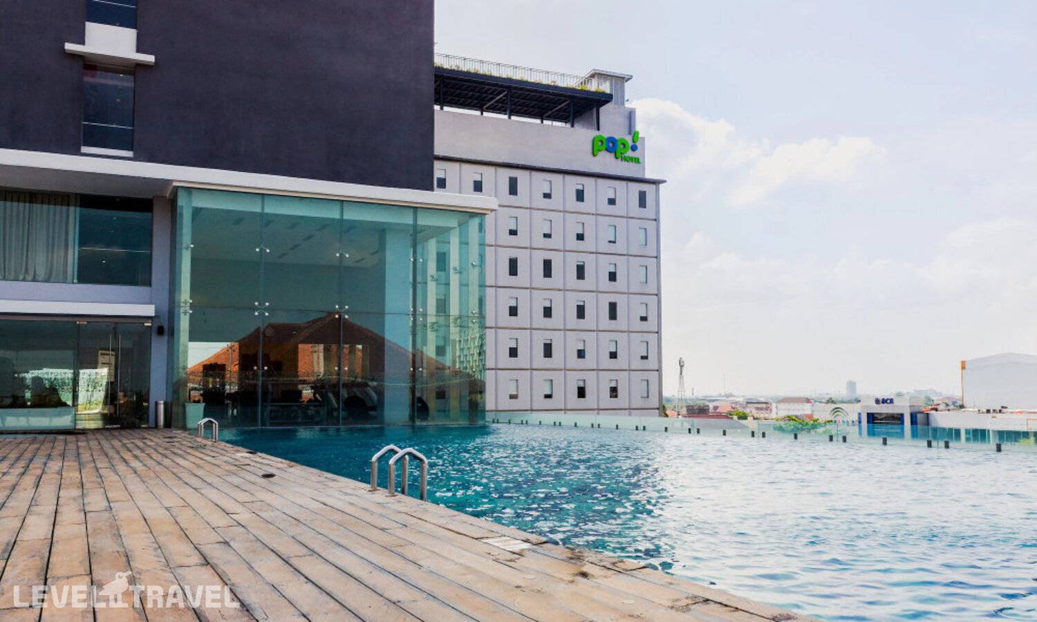 фотографии отеля Harris Hotel & Conventions Solo в Индонезия(Суракарта) - фото №18