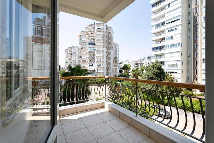 Отель Marvida Happy Suites