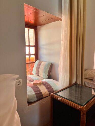 Hotel Tarihi Sari Konak