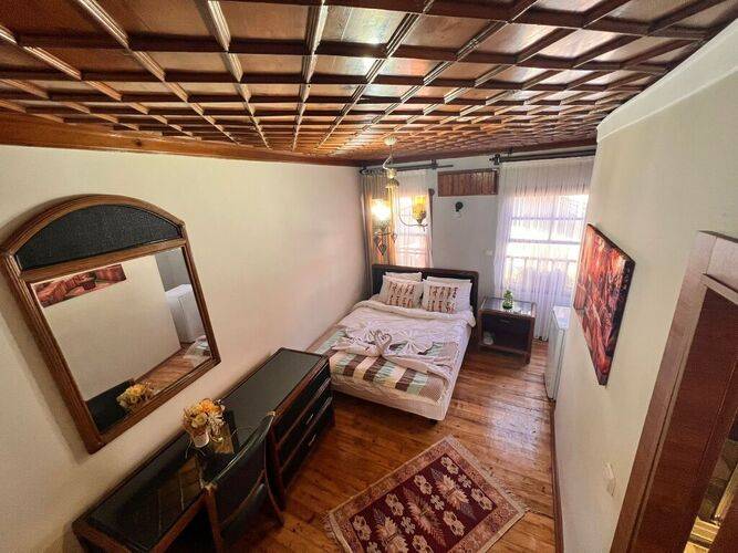 Hotel Tarihi Sari Konak
