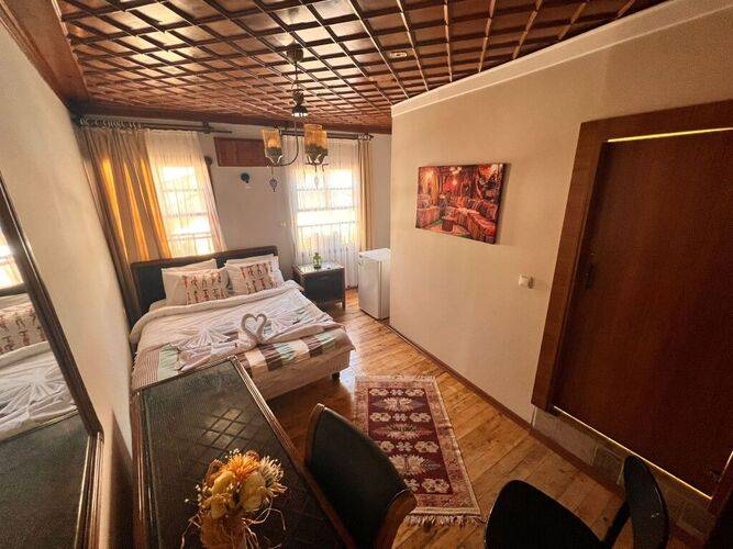 Hotel Tarihi Sari Konak