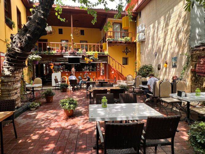 Hotel Tarihi Sari Konak