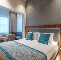 $item['hotel']['name']