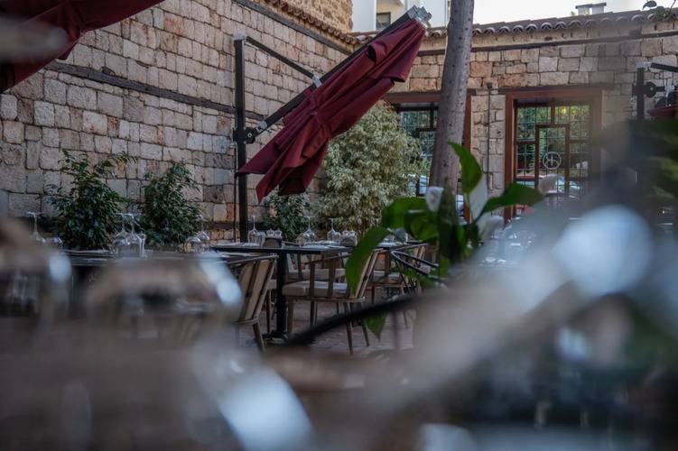 Отель Belmondo Suites