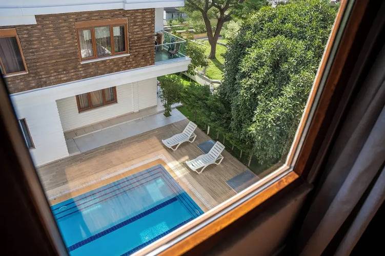 Отель Lara Breeze Homes