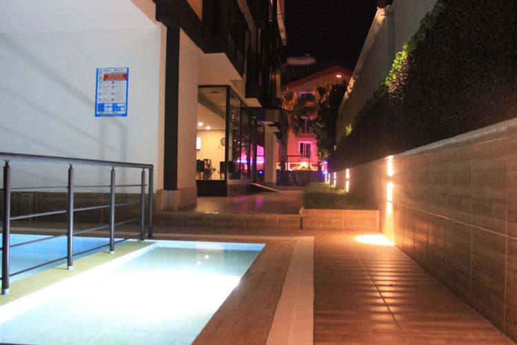 Retro Star Suites