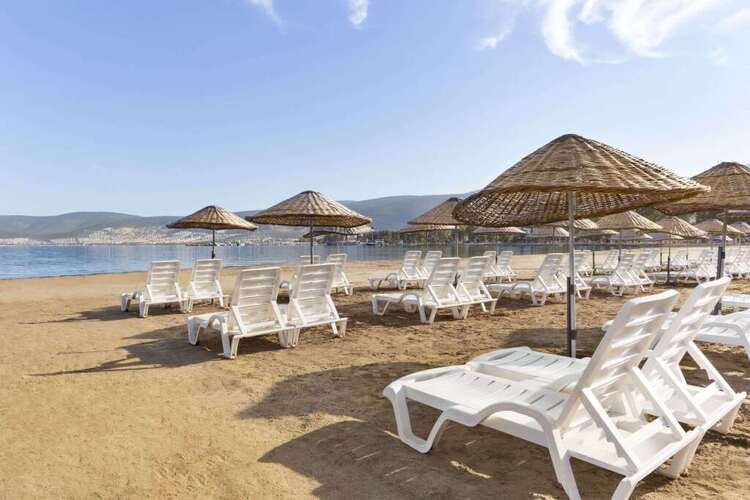 Ramada Resort By Wyndham Akbuk