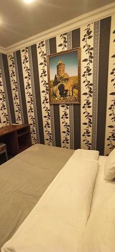 Ani Hotel