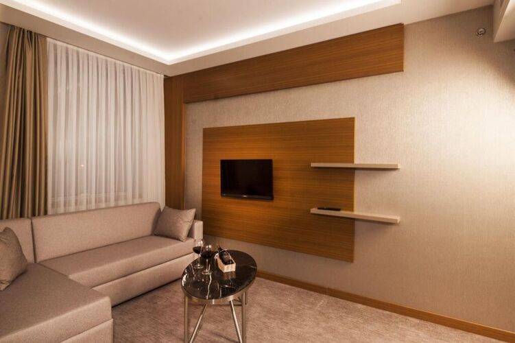 Majura Hotel