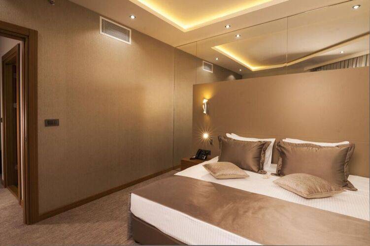 Majura Hotel
