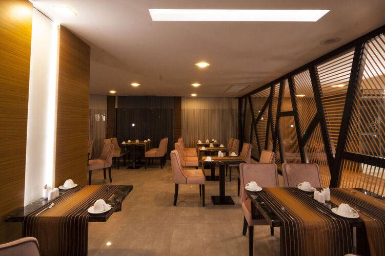 Majura Hotel