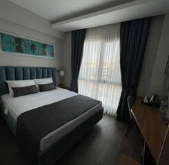$item['hotel']['name']