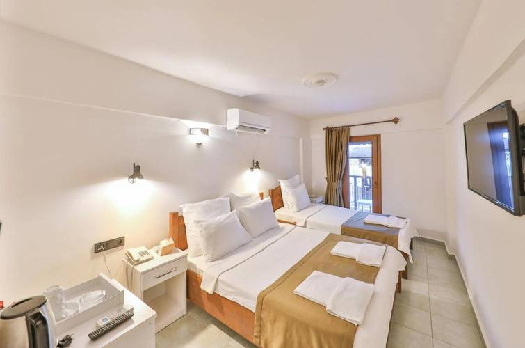 Zinbad Hotel