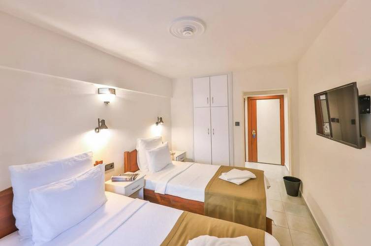 Zinbad Hotel