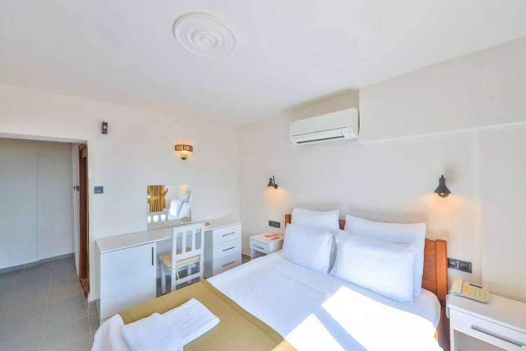 Zinbad Hotel