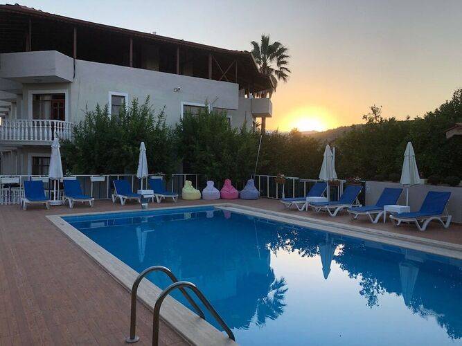 Ferah Hotel