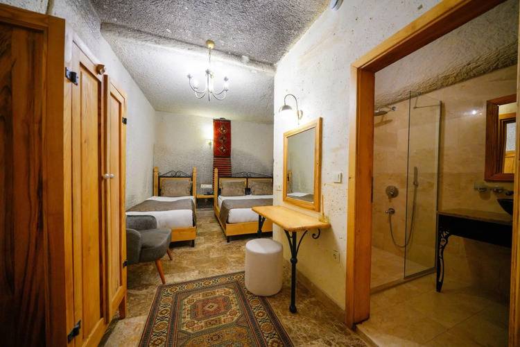 Cave Hotel Saksagan