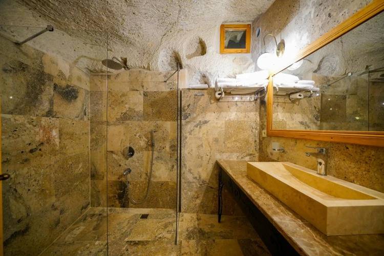 Cave Hotel Saksagan