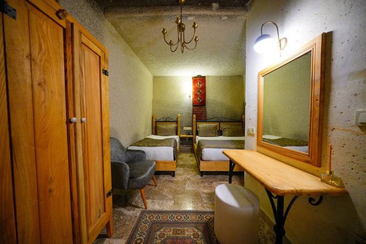 Cave Hotel Saksagan