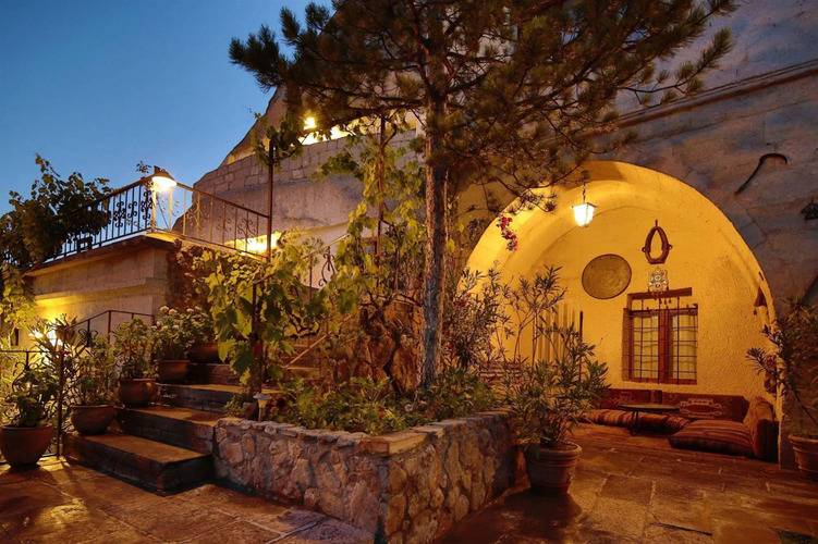Cave Hotel Saksagan