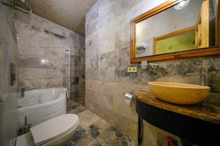 Cave Hotel Saksagan