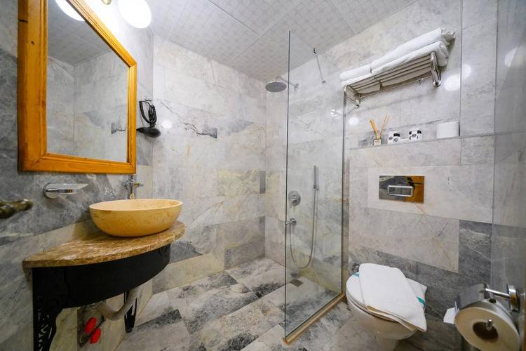 Cave Hotel Saksagan