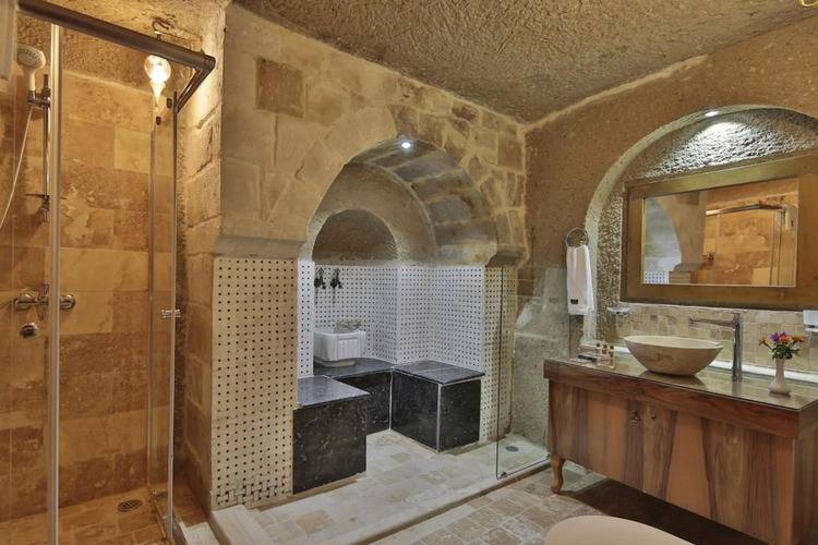 Jacob's Cave Suites