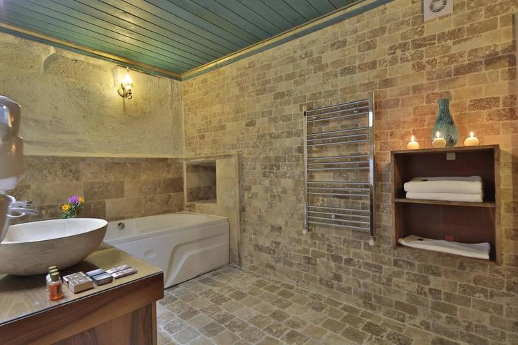 Jacob's Cave Suites