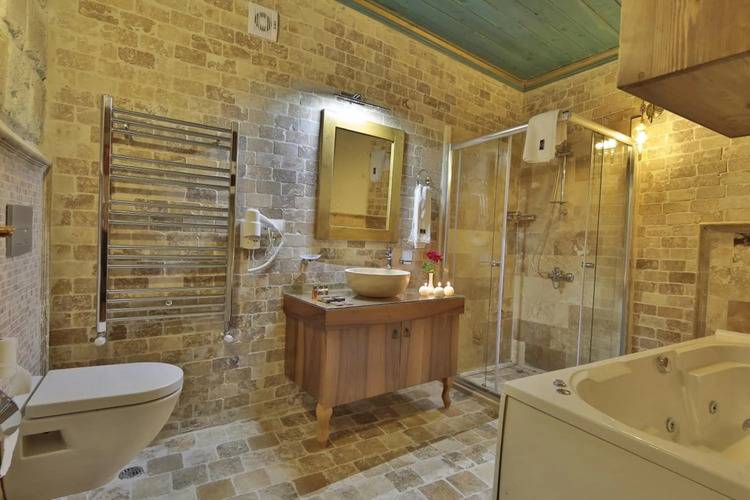 Jacob's Cave Suites