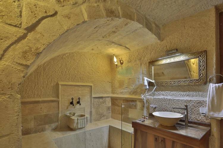 Jacob's Cave Suites