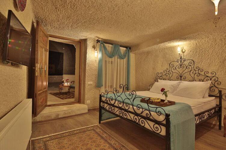 Jacob's Cave Suites