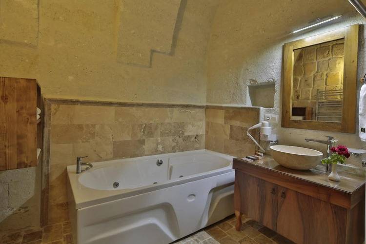 Jacob's Cave Suites