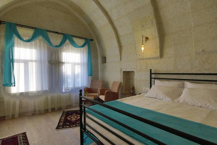 Jacob's Cave Suites