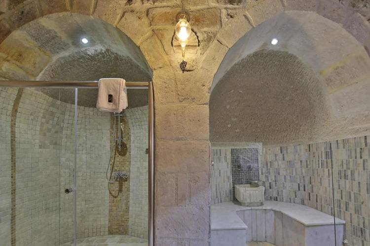 Jacob's Cave Suites