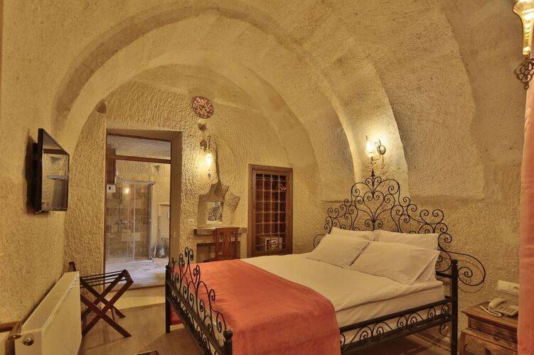Jacob's Cave Suites